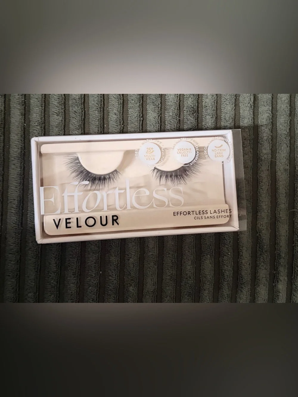 Velour Effortless Lashes — Black Natural Volume False Eyelashes